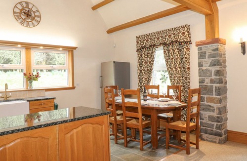 Dunscore Cottage | GLEN VIEW, pet friendly, character holiday cottage in Dumfries