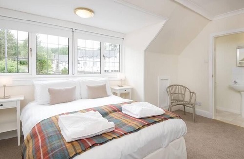 Crianlarich House | Glenbruar House