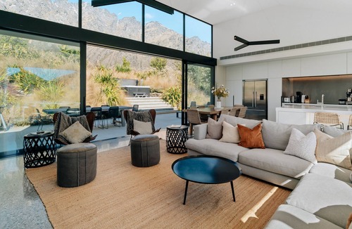 Jacks Point House | GLENFIDDICH RETREAT - JACKS POINT HOLIDAY HOME in Queenstown