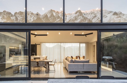 Jacks Point House | GLENFIDDICH RETREAT - JACKS POINT HOLIDAY HOME in Queenstown