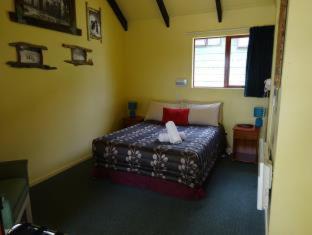 Franz Josef Glacier Hostel | Glow Worm Accommodation