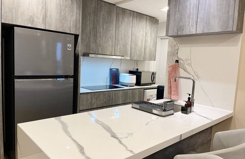 Pantai Indah Kapuk Apartment | Gold Coast PIK Sea View Apartments by LongeSuites