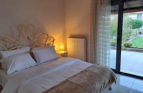 Trikala House | Golden Eagle House