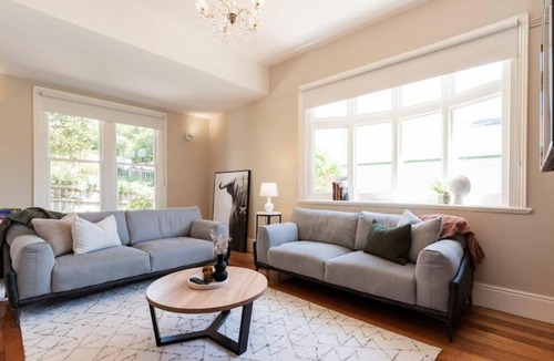 South Launceston Apartment | Gorgeous on Galvin - Close To Town Yet A Mile Away!