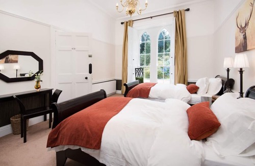 Arrochar Other | Graceful Estate - Best for Family Gatherings