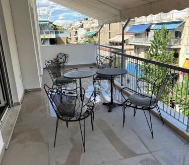 Exarhia Apartment | Graffiti Five