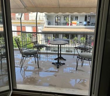 Exarhia Apartment | Graffiti Five