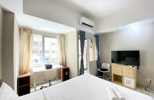 Duren Sawit Apartment | Great Choice Studio Apartment Gateway Park LRT City Jatibening By Travelio