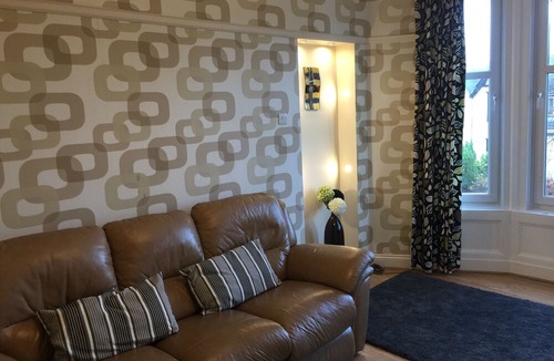 Whiteinch Apartment | Great location 1 Bedroom Scotstoun Flat
