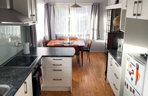 Te Atatu South House | Great location! 5 min walk to supermarket and bus stops. 15 min drive to town!