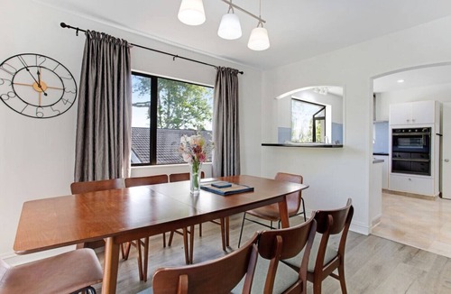 Manurewa House | Green Family 5BR Retreat in Wattle Downs w Yard