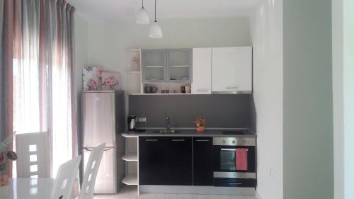 Eleftheres Villa | Green Meadow