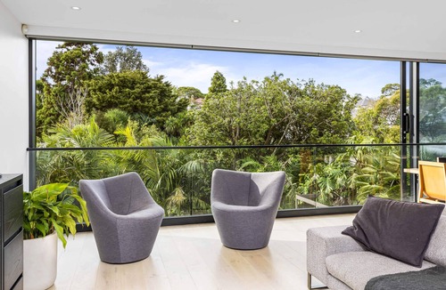 Grey Lynn House | Grey Lynn Luxury 4BD Villa w Pool, Free Parking