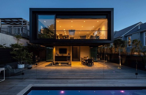 Grey Lynn House | Grey Lynn Luxury 4BD Villa w Pool, Free Parking