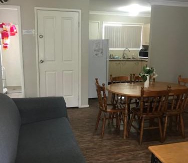 Nowra Apartment | Grey Pebbles
