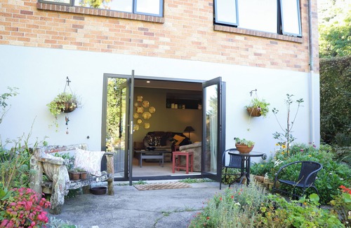 Claudelands Apartment | Ground floor Apartment minutes from CBD and Claudelands Arena