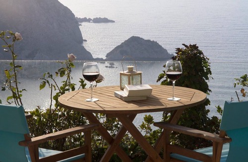 Paliki Apartment | Ground Floor Luxury Studio for 2 above Petani Beach