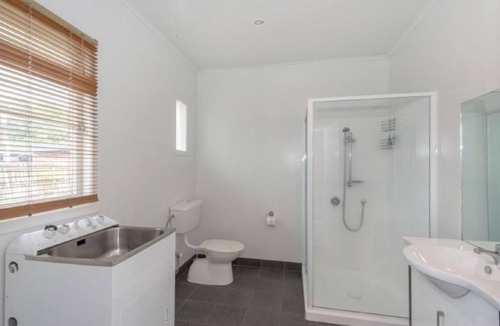 Hamilton East House | Group stay upto15