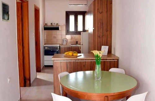 Posidonia Apartment | 'Guest House' - Lovely Apartment, 70m from the Sea!