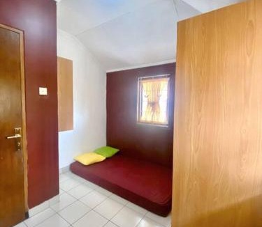 Sentul City Villa | Guest House Sakura F3