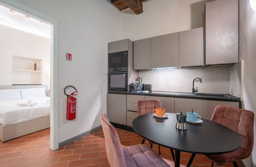 San Giovanni Apartment | GuestHost - Lovely apartment of about 30 sqm, able to accomodate up to 3 guests, located on the second floor of a well-maintained historic building (NO elevator). The property is in the heart of Florence’s historic center, just a two-minute walk from P