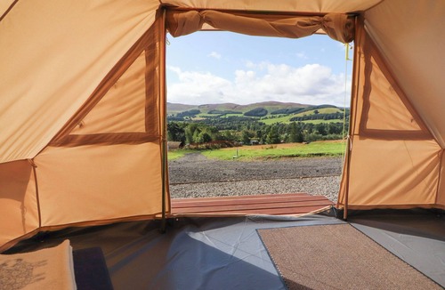 Glentress Cottage | GYPSY GLEN, romantic, with open fire in Peebles