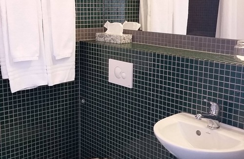 Egilsstadir Hotel | Hótel Valaskjálf