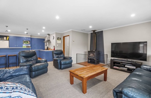 Lake Hawea House | Hāwea Delight - Lake Hāwea Holiday Home