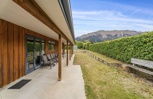 Lake Hawea House | Hāwea Delight - Lake Hāwea Holiday Home