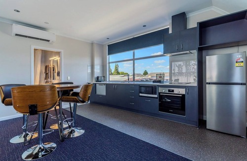 Hamilton Hotel | Hamilton Motel 2025 Limited