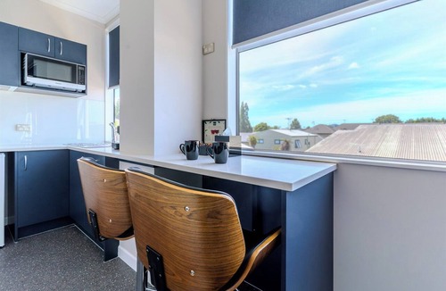 Hamilton Hotel | Hamilton Motel 2025 Limited