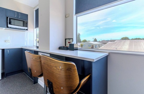 Hamilton Hotel | Hamilton Motel 2025 Limited