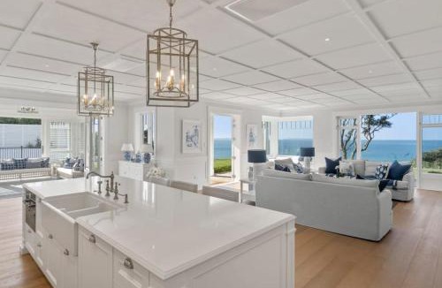 Campbells Bay House | Hampton on View Luxury Clifftop in Campbells Bay