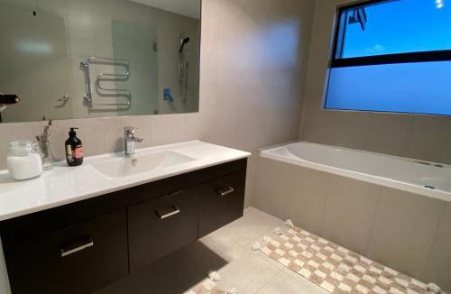 Hamurana House | Hamurana Lakeview Farmhouse Luxury Retreat