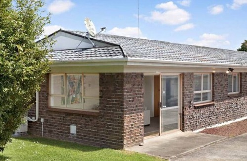 Pukekohe Other | Handy 2 Beddy - Close to Town Centre