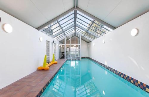 Merivale Apartment | Handy CBD Covered Free Parking Gym 2 Bdrm