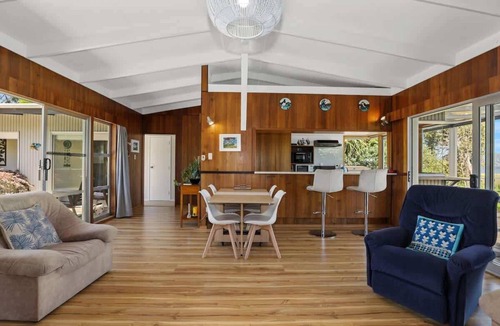 Hannahs Bay House | Hannah's Bay Lakefront | Lake Views with Kayaks