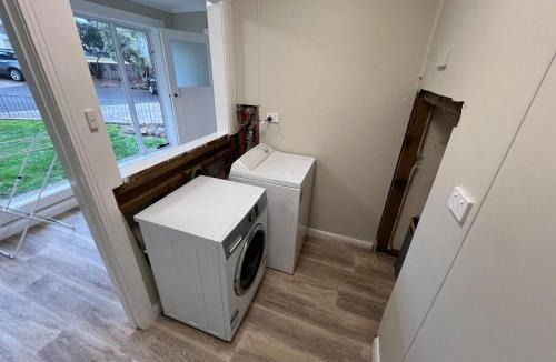 Newnham Hostel | Happy Haven Lodge I Shared Rooms