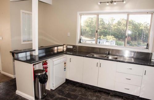 South Launceston Hostel | Happy Haven Lodge II Private Double Room for Couple, Cozy Shared Apartment for Female only