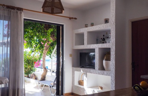 Haraki House | Haraki beach house. Beautiful, family-friendly, perfect for relaxing holiday