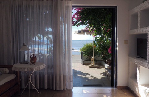 Haraki House | Haraki beach house. Beautiful, family-friendly, perfect for relaxing holiday