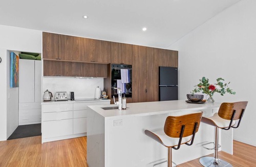 Auckland Central Business District Apartment | Harbour View 3-Bedroom on Iconic Princes Wharf