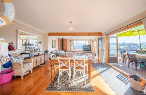 Akaroa House | Harbour Views - Akaroa Holiday Home