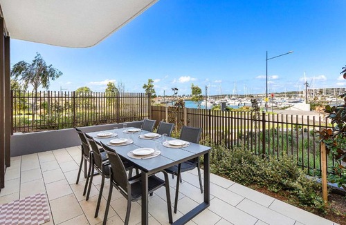Shell Cove Apartment | Harbourside Delight - Waterfront Oasis