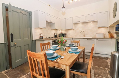Gattonside Cottage | HARMONY COTTAGE - HARMONY GARDENS, pet friendly in Melrose