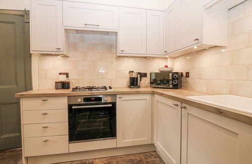 Gattonside Cottage | HARMONY COTTAGE - HARMONY GARDENS, pet friendly in Melrose
