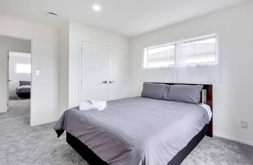 Mangere House | Harmony Haven is close to airport