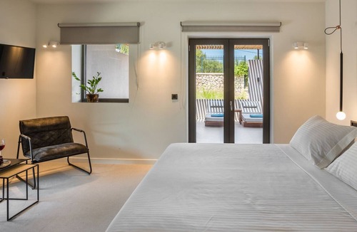 Khelmata Apartment | HARMONY SUITES MOON