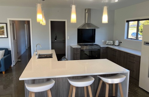 Otane House | Hawkes Bay Riverside Peaceful Paradise