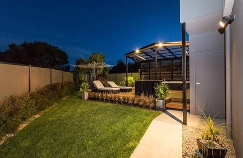 Hawley Beach House | Hawley Heaven - a stones throw from the beach